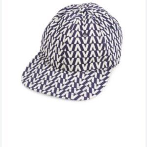 NWT Valentino Garavani & Dust Bag Navy and White Patterned Hat